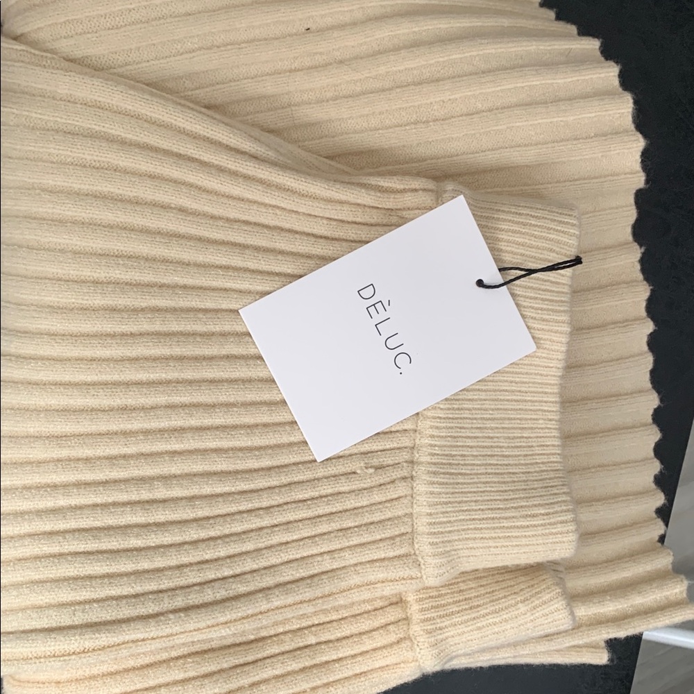 NWT DELUC Knit Beige Pants